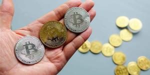 أسعار ومؤشرات العملات الرقمية اليوم.. بيتكوين تهيمن وتراجع جماعي لمعظم العملات
