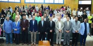 رئيس جامعة سوهاج يشهد ندوة حول الذكاء الاصطناعي وإنترنت الأشياء