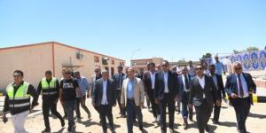 محافظ قنا ورئيس الجهاز المركزي للتعمير يتفقدان مزرعة دواجن قنا