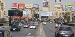 انتظام الحركة المرورية بمحاور وميادين القاهرة والجيزة