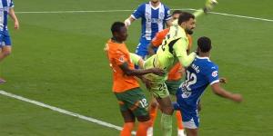 بركلة جزاء جدلية.. فالنسيا يخسر من ألافيس في الدوري الإسباني
