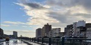 الطقس غدا.. انخفاض بالحرارة وشبورة والعظمى بالقاهرة 34 درجة والإسكندرية 28