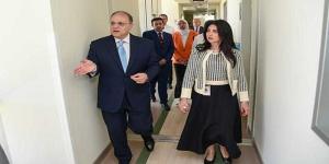 رئيس هيئة الدواء المصرية يزور مستشفى أهل مصر للحروق