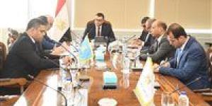وزير الإسكان يناقش مجالات التعاون المشترك مع شركة استادات للاستثمار الرياضي