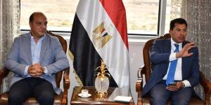 بعد إنجازهم التاريخي.. وزير الرياضة يهنئ رئيس الاتحاد المصري للجمباز