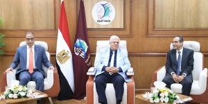 وزير التعليم العالي ومحافظ الفيوم يضعان حجر الأساس لمركز علاج الأورام بجامعة الفيوم