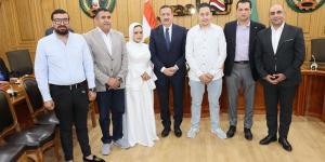 وسط زغاريد الفرحة.. محافظ المنوفية "وكيلًا" لعروسة يتيمة من مؤسسة تربية البنات بشبين الكوم