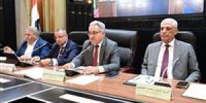 محلية النواب تناقش طلبات إحاطة حول تأخر مشروعات خدمية وتقنين أوضاع الأراضي في جنوب سيناء بحضور المحافظ