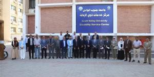 رئيس جامعة جنوب الوادي يتفقد كلية العلوم ومركز خدمات ذوي الإعاقة