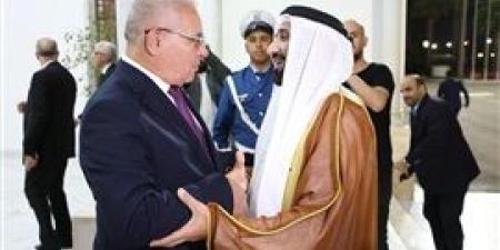 رئيس المجلس الشعبي الوطني الجزائري يستقبل رئيس البرلمان العربي لدى وصوله الجزائر