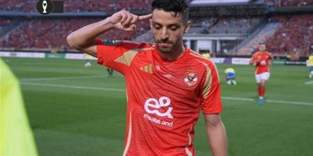 طاهر محمد طاهر يسجل هدف التقدم للأهلي أمام حرس الحدود