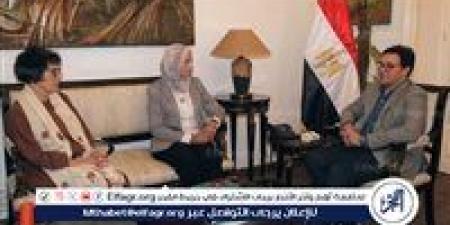 وزير الثقافة يبحث مع "جمعية المكنز الإسلامي" تعزيز التعاون في تدريب الكوادر وحفظ التراث