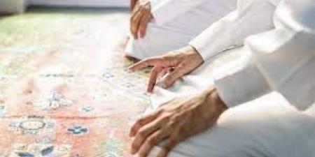 ما حكم التشهد الأوسط وماذا يفعل من نسيه؟.. أمين الفتوى يجيب