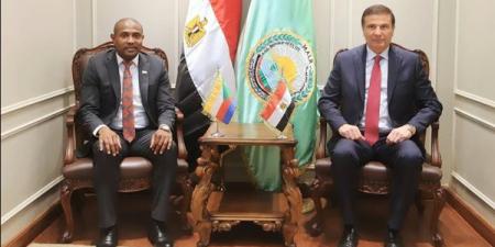 وزير الزراعة يبحث مع وزير الخارجية والتعاون جزر القمر سبل التعاون