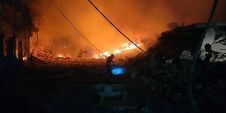 لبنان.. جيش الاحتلال الإسرائيلي يقصف مواقع أسلحة لحزب الله