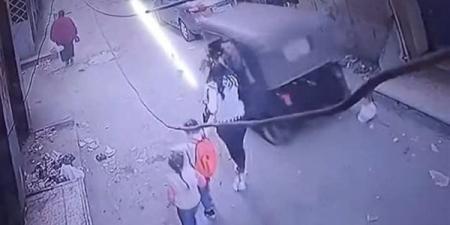 فيديو خطف طفل داخل «توك توك» يشعل السوشيال ميديا
