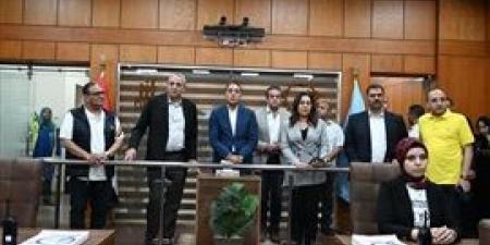 رئيس الوزراء يتفقد مركز سيطرة الشبكة الوطنية للطوارئ والسلامة العامة بديوان عام المحافظة