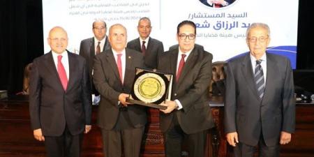 رئيس قضايا الدولة يشارك في احتفالية جامعة القاهرة لتكريم رؤساء الهيئات القضائية