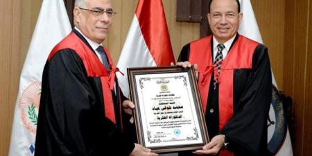 جامعة المنصورة تمنح النائب العام الدكتوراه الفخرية لإسهاماته في دعم العدالة.. صور