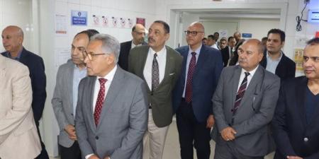 محافظ القليوبية يستقبل وفدًا من مجلس النواب لتفقد مستشفى الناس