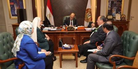 وزير العمل يلتقي وفدًا من شركة "إيلو للاستشارات والخدمات المتكاملة"