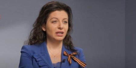 رئيسة تحرير RT: الإعلام الغربي يستهدف عقول الشباب.. ويجب على مصر الانتباه
