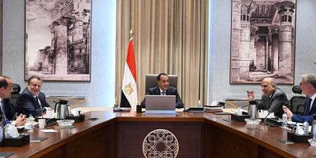 رئيس الوزراء يشيد بالتنسيق بين الحكومة والبنك المركزي خاصة في تدبير المكون الدولاري