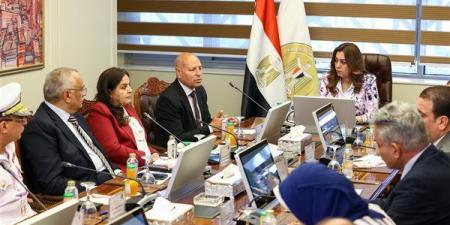 وزيرة التنمية المحلية تبحث مع محافظ القاهرة جهود إعادة المظهر الجمالي لعدد من شوارع مصر الجديدة