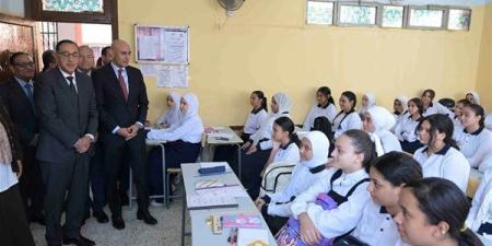 نداء من معلمي الحصة فوق الأربعين: نطالب بإنصافنا وعقود دائمة دون شروط تعجيزية