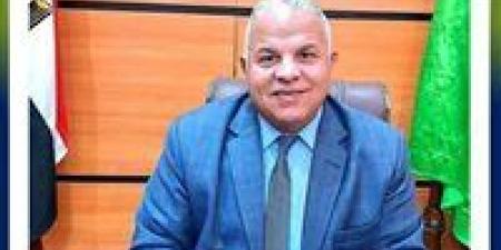 حقيقة إدعاء طالب ثانوي رفض الملاحظين أداءه امتحانات وتمزيق ورقة اجابته بالفيوم «انفوجراف»