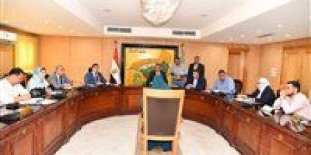 محافظ الفيوم يوجه بتوفير مساعدات مالية ومعاشات للحالات الأولى بالرعاية بلقاء خدمة المواطنين