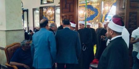 مدير أوقاف الإسماعيلية يقدم واجب العزاء لأسرة الطيار الشهيد