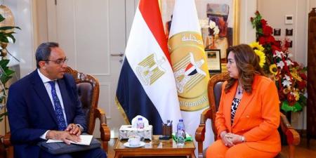 وزيرة التنمية المحلية تتابع مع محافظ قنا برنامج تنمية الصعيد واستعدادات عيد الأضحى