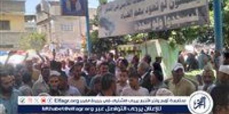 الآلاف في جنازة سلطان المقارئ بمسقط رأسه في محافظة الدقهلية...صور