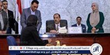 محافظ سوهاج يعقد اللقاء الجماهيري الأسبوعي للاستماع إلى شكاوى وطلبات المواطنين