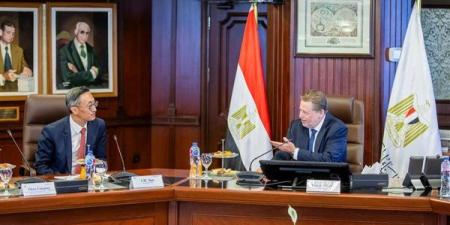 محافظ البنك المركزي المصري يلتقي رئيس البنك الصناعي والتجاري الصيني لبحث التعاون المشترك