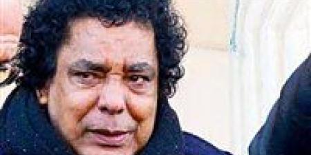 "الملك يعود".. محمد منير يسلم ألبومه الجديد لروتانا ويتوعد الجمهور بـ "مفاجآت قريبة"