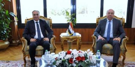 وزير الطيران المدني يلتقي رئيس جهاز حماية المستهلك لبحث سبل التعاون المشترك بين الجانبين.