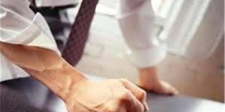 أب يسحل ابنته في حدائق أكتوبر بسبب علاقة عاطفية.. والأمن يتدخل لانقاذها