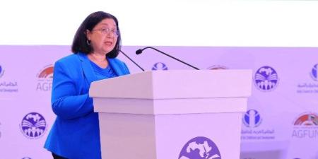 تسليم الدورة الثالثة لجائزة الملك عبد العزيز للبحوث العلمية في قضايا الطفولة والتنمية