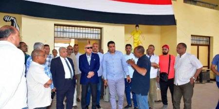 محافظ الأقصر يتفقد صالة الألعاب المغطاة بإسنا ويوجه بصيانتها وتوسعة الأنشطة الرياضية