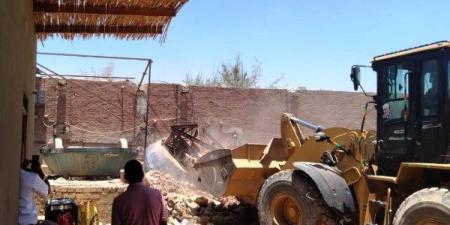 إزالة طواحين وكسارات للذهب المخالفة بمدن أسوان وإدفو