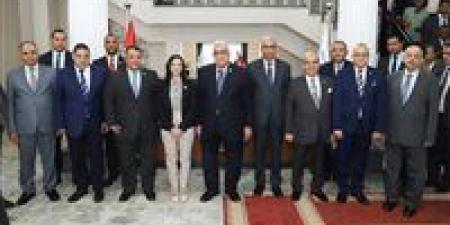 رئيس مجلس الدولة ومحافظ البحيرة يفتتحان مكتب التوثيق العقاري بمجمع المحاكم