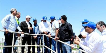 وزير الإسكان ومحافظ المنيا يتفقدان محطتي مياه شرب العدوة الجديدة