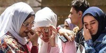 طلاب الثانوية العامة عن امتحان اللغة العربية: "النحو صعب وبكينا داخل اللجان"