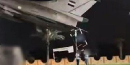 القبض على 3 طلاب تسلقوا طائرة هيكلية بالشرقية