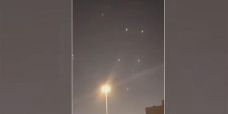 إيران تطلق صواريخ باتجاه قواعد أمريكية في قطر والعراق.. ودوي انفجارات يُسمع في الدوحة .. فيديو