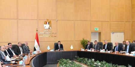 وزير الإسكان يتابع معدلات تنفيذ منطقة الأعمال المركزية بالعاصمة الإدارية ويوجه بسرعة إنجاز البرج الأيقوني