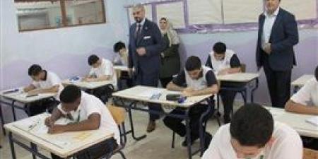 السفير الليبي في القاهرة يتابع امتحانات الشهادتين الإعدادية والثانوية للطلبة الليبيين
