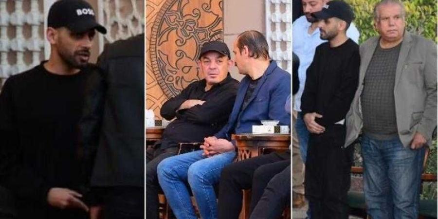 من بينهم السقا وصلاح عبدالله.. انهيار نجوم الفن بعزاء سليمان عيد